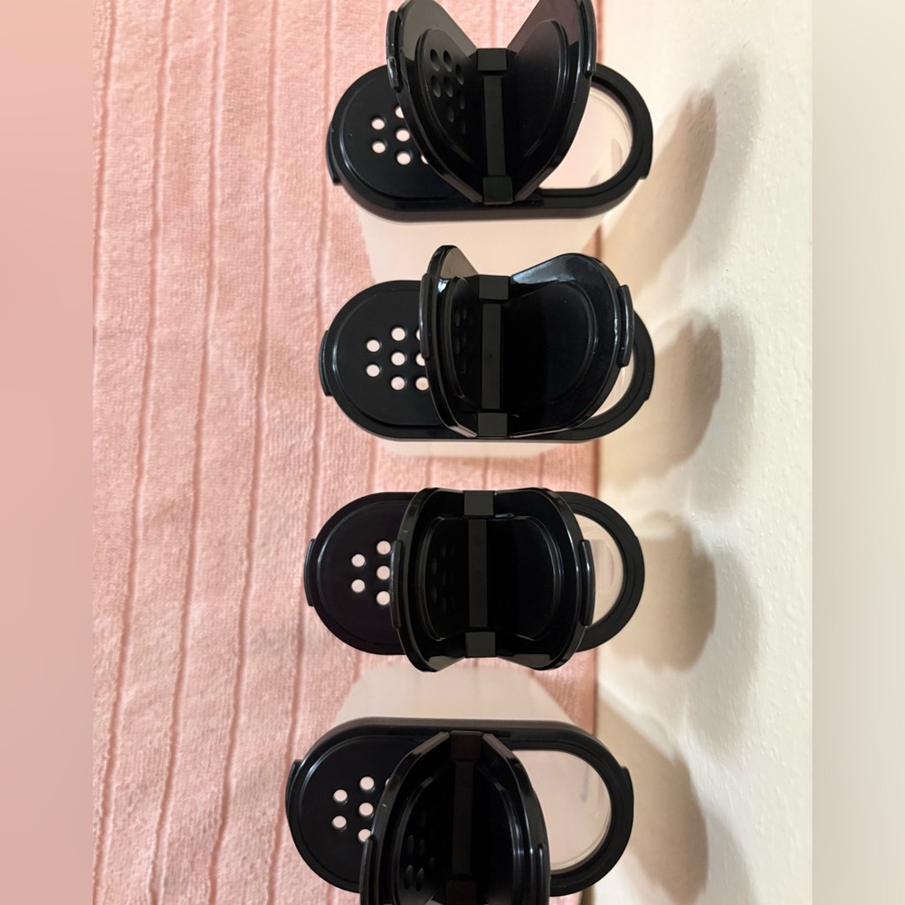 TUPPERWARE LARGE SPICE
SHAKERS FLIP TOP BLACK SEALS
POUR SPOUT/SPRINKLE 4pc SET - Picture 11 of 16